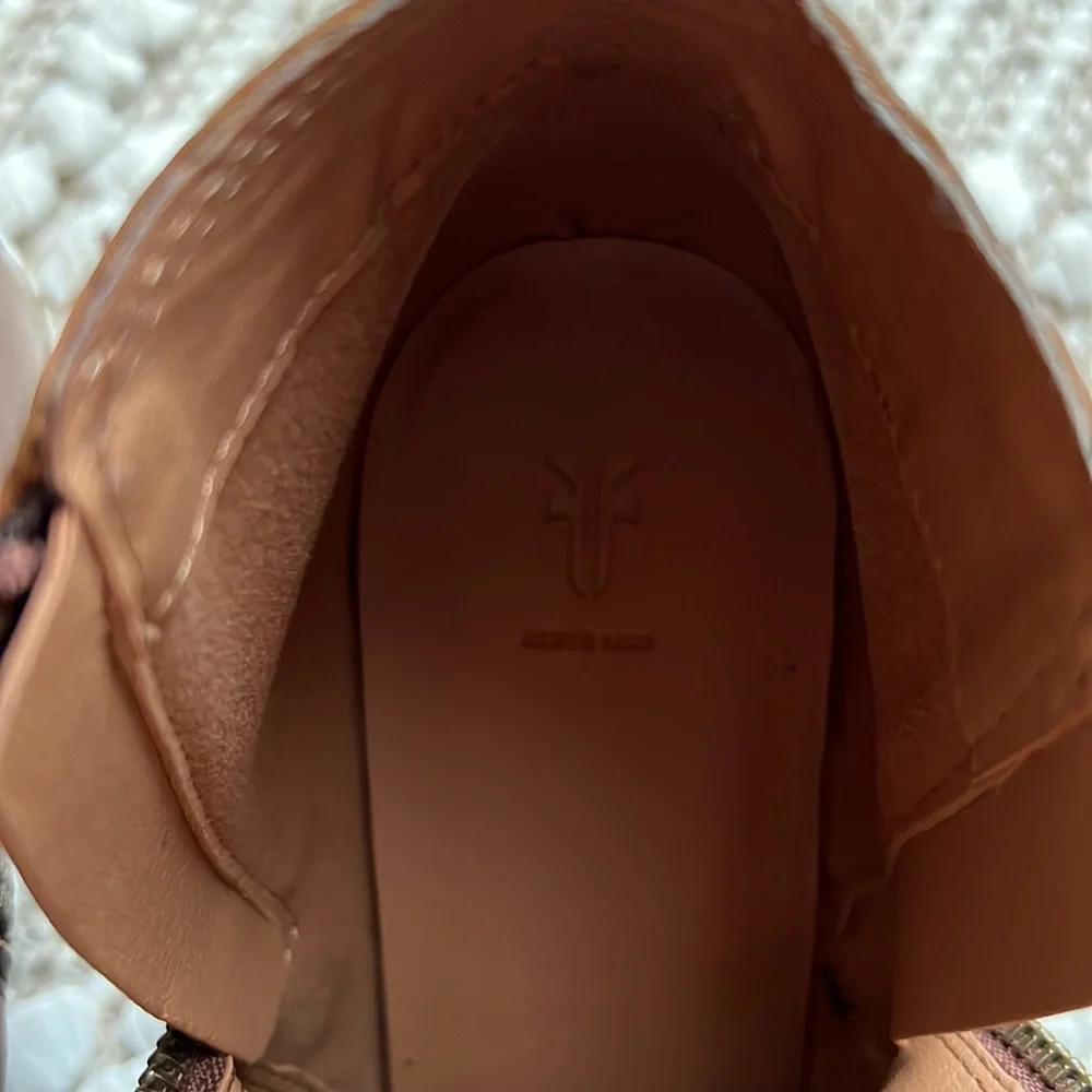 Frye boots. 👢 - Picture 10 of 12